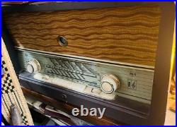 Vintage RCA Model 67QR73-FM-W Tube Radio Super heterodyne, Graetz Germany, 1956