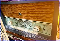 Vintage RCA Model 67QR73-FM-W Tube Radio Super heterodyne, Graetz Germany, 1956