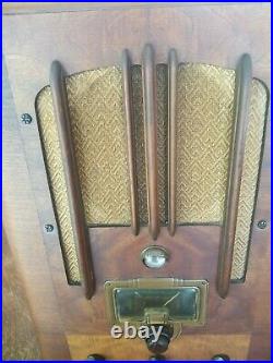 Vintage RCA Model 6T5 Tombstone Radio Looks Great! Perfect for Restoration