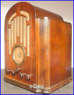 Vintage RCA VICTOR 128 CATHEDRAL RADIO Restored / Works great on AM & SW