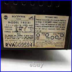 Vintage RCA Victor Alarm Clock Tube Radio 1-RD-41 Mid Century Modern MCM 1960