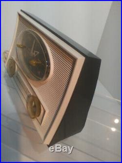Vintage RCA-Victor Alarm Clock/Tube Radio Model 1-RD-41