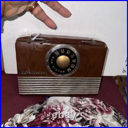 Vintage RCA Victor Brown Bakelite UNTESTED Portable Tube Radio