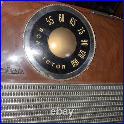 Vintage RCA Victor Brown Bakelite UNTESTED Portable Tube Radio