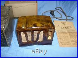 Vintage RCA Victor Catalin Swirled Bakelite Tulip Mini Radio with Box, tube