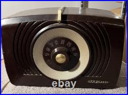 Vintage RCA Victor Model X551 Brown Bakelite Radio Vintage RCA Victor Model X551 Brown Bakelite Radio