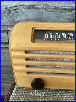 Vintage RCA Victor Radio Little Master Tube Radio