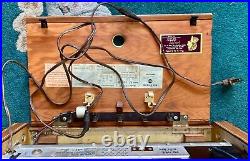 Vintage RCA Victor Strato-World short-wave radio (3-BX-671) Works