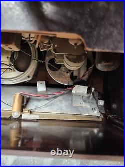 Vintage RCA Victor Table Tube Radio Model 9-X-651 AM SW