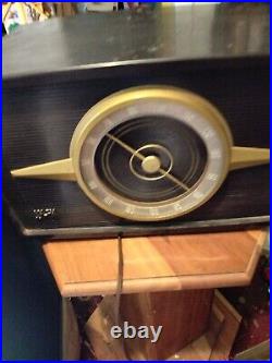 Vintage RCA Victor Tube Radio 1R81 AM/FM Golden Throat Bakelite MCM Phono