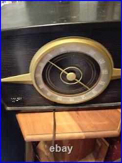 Vintage RCA Victor Tube Radio 1R81 AM/FM Golden Throat Bakelite MCM Phono