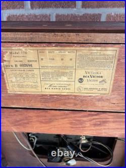 Vintage RCA Victor Victrola Wood Tube Radio Bakelite Record Player 77u