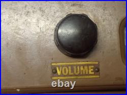 Vintage, RO-LA Coin Robert Lawrence Superheterodyne Motel Pay Tube Radio 40s 50s