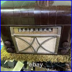 Vintage Radio / 78 RPM Record Player, Bakelite Cabinet Working