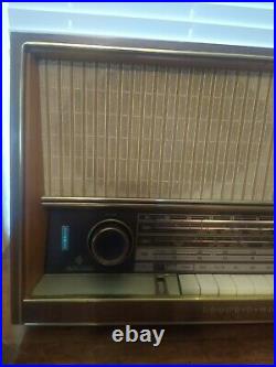 Vintage Rare Grundig Majestic Model 3265U Tube Tabletop Radio AM/FM/SW Working