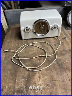 Vintage Rare Old Dashboard Crosley 10-135 White Bakelite Electric Tube Radio USA