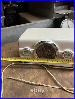 Vintage Rare Old Dashboard Crosley 10-135 White Bakelite Electric Tube Radio USA