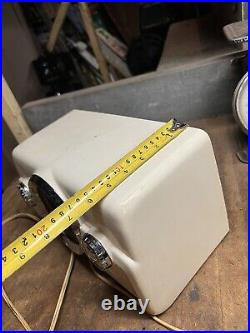 Vintage Rare Old Dashboard Crosley 10-135 White Bakelite Electric Tube Radio USA