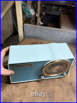Vintage Rare Old Motorola A18B 29UL Baby Blue Bakelite Electric Tube Radio USA