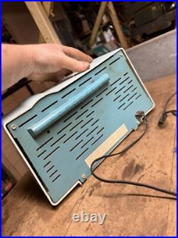 Vintage Rare Old Motorola A18B 29UL Baby Blue Bakelite Electric Tube Radio USA