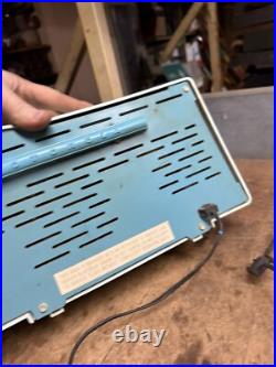 Vintage Rare Old Motorola A18B 29UL Baby Blue Bakelite Electric Tube Radio USA