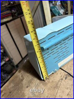 Vintage Rare Old Motorola A18B 29UL Baby Blue Bakelite Electric Tube Radio USA
