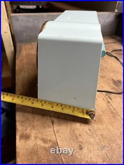 Vintage Rare Old Motorola A18B 29UL Baby Blue Bakelite Electric Tube Radio USA