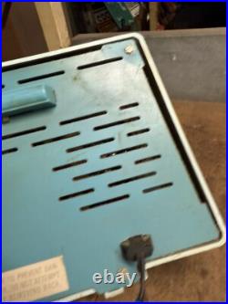 Vintage Rare Old Motorola A18B 29UL Baby Blue Bakelite Electric Tube Radio USA