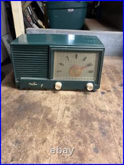 Vintage Rare Old Original Silvertone 3006 Green Bakelite Electric Tube Radio USA