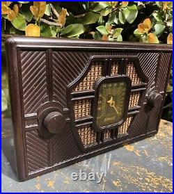 Vintage Remler tube Radio 1936 Super Art Deco Unique Bakelite case excellent con