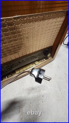 Vintage Saba Wildbad 7 Tube Radio Wood Cabinet Shortwave AM FM Germany