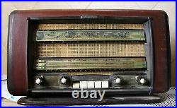Vintage Schneider Tube Radio In Wooden Bakelite Box In Working Condition (ud)