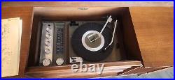 Vintage Sears Silvertone Record-Player/Stereo/Radio-Phonograph. Model 6066