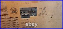 Vintage Sears Silvertone Record-Player/Stereo/Radio-Phonograph. Model 6066