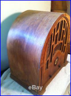 Vintage Sentinel Tombstone shortwave Radio super heterodyne Battery operated