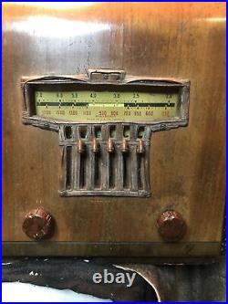 Vintage Shortwave Broadcast Tube Radio Model 582. It Works But Doesn't Tune In