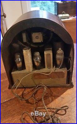 Vintage Silvertone Model 1706 Cathedral Tube Radio, AM Broadcast Looks Great