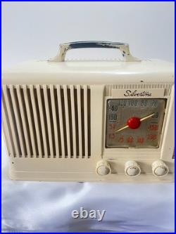Vintage Silvertone Model 6016 tube radio