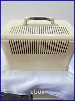 Vintage Silvertone Model 6016 tube radio