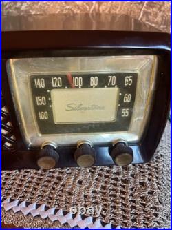 Vintage Silvertone N25642 Tube Radio AM Bakelite, Sears Working 1950's Colletors