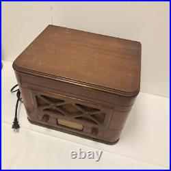 Vintage Silvertone Tube Radio & Turntable Wood Case Power Tested