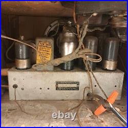 Vintage Silvertone Tube Radio & Turntable Wood Case Power Tested Vintage Silvertone Tube Radio & Turntable Wood Case Power Tested