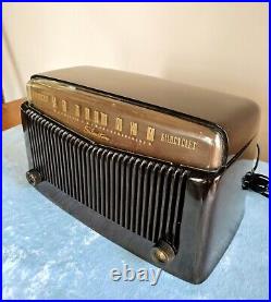 Vintage Silvertone by Sears Vintage Tube Type AM Radio Mod. 9005 c. 1949
