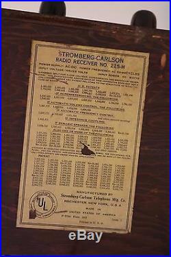 Vintage Stromberg-Carlson Model 225H Table Top Radio