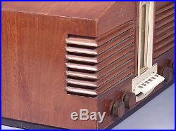Vintage Stromberg Carlson Radio Model 1110 WORKS! Beautiful Ingraham Cabinet