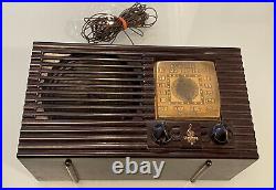 Vintage Super Mini Emerson AM Radio Brown Bakelite Midget Tube Radio