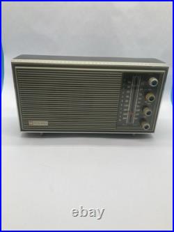Vintage Sylvania AM Tube Radio Model-BT-44-BL TURNS ON TUNES IN SOUNDS GOOD