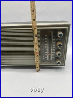 Vintage Sylvania AM Tube Radio Model-BT-44-BL TURNS ON TUNES IN SOUNDS GOOD