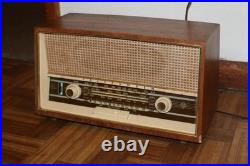 Vintage TELEFUNKEN SUPERHETERODYNE JUBILATE DE LUXE 5261W Tube Radio Tested