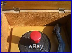 Vintage Table Top Rca Victor 45 RPM Record Player & Concord Tube Radio Combo